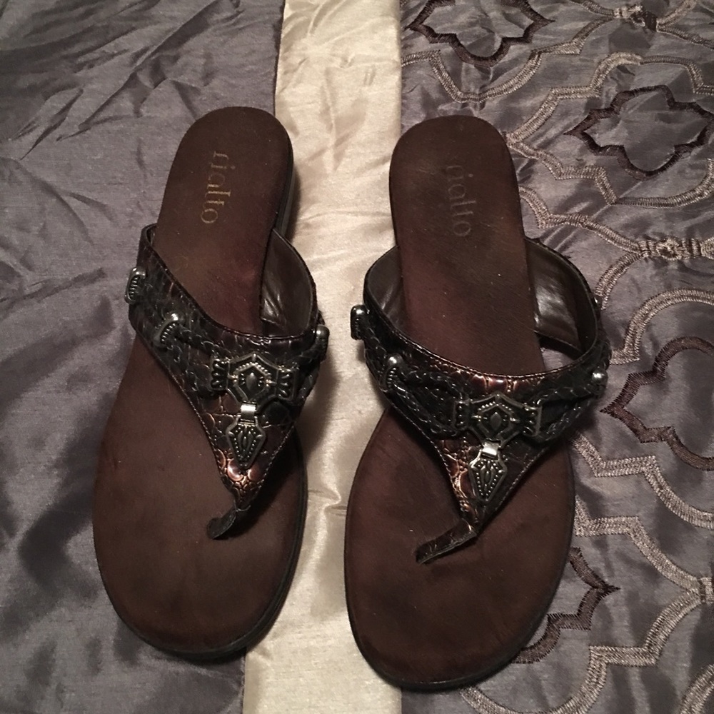 🌺EUC Womans size 7 wedge dress sandals 🌺