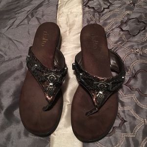 🌺EUC Womans size 7 wedge dress sandals 🌺