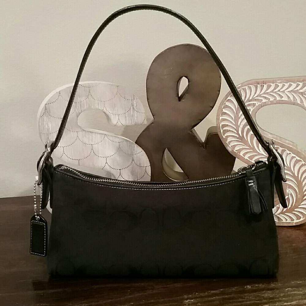 Authentic Coach hand bag!