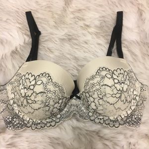 Victoria Secret Dream Angels Bra. Size 34c