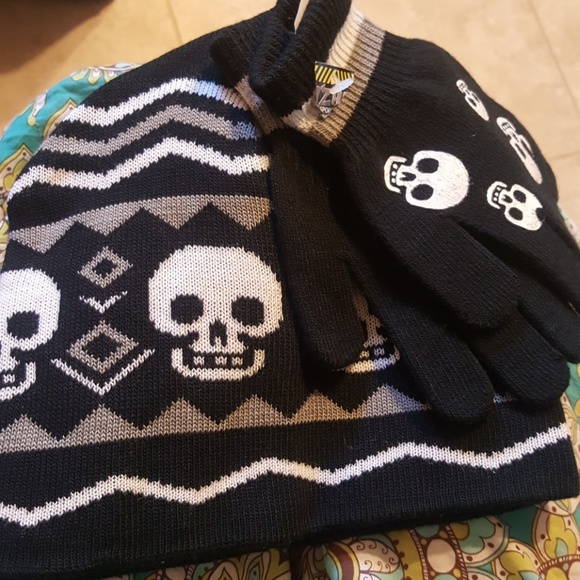 Nolan hat & gloves kids 8-20 brand new - Picture 4 of 4