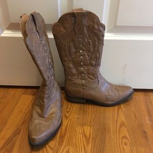Coconut cowgirl boots