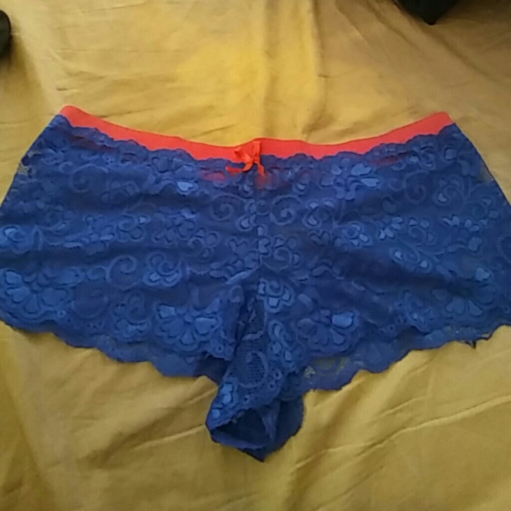 Lace boy shorts
