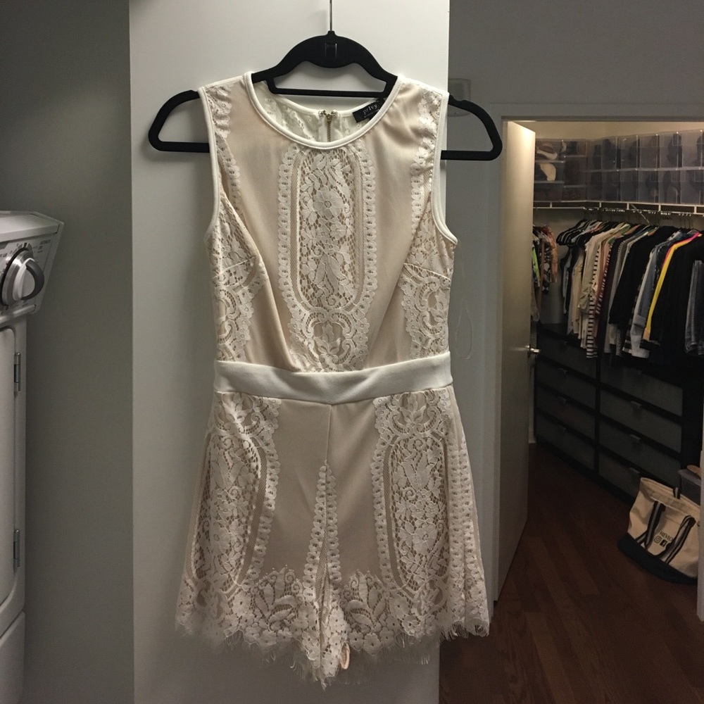 NEVER WORN White Lace / Nude Underlayer Romper