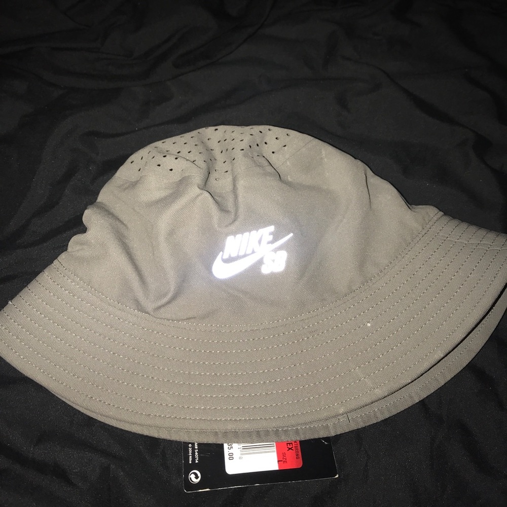 nike SB bucket hat