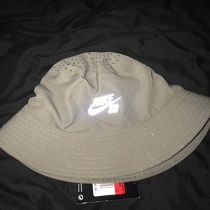 nike SB bucket hat