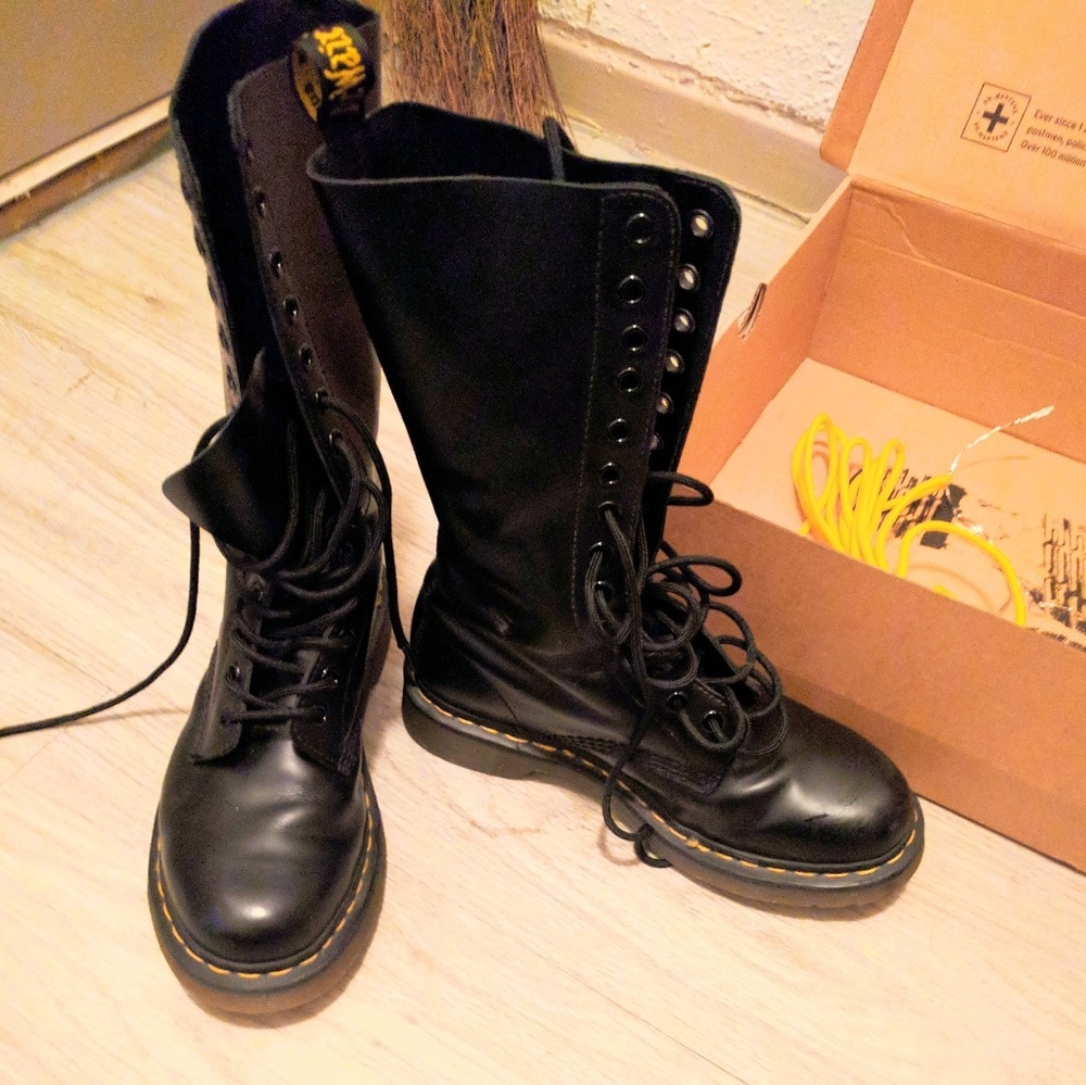 SOLD: Doc Martens Black Size 7