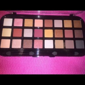 Beauty Treat Rose Gold Eyeshadow Palette