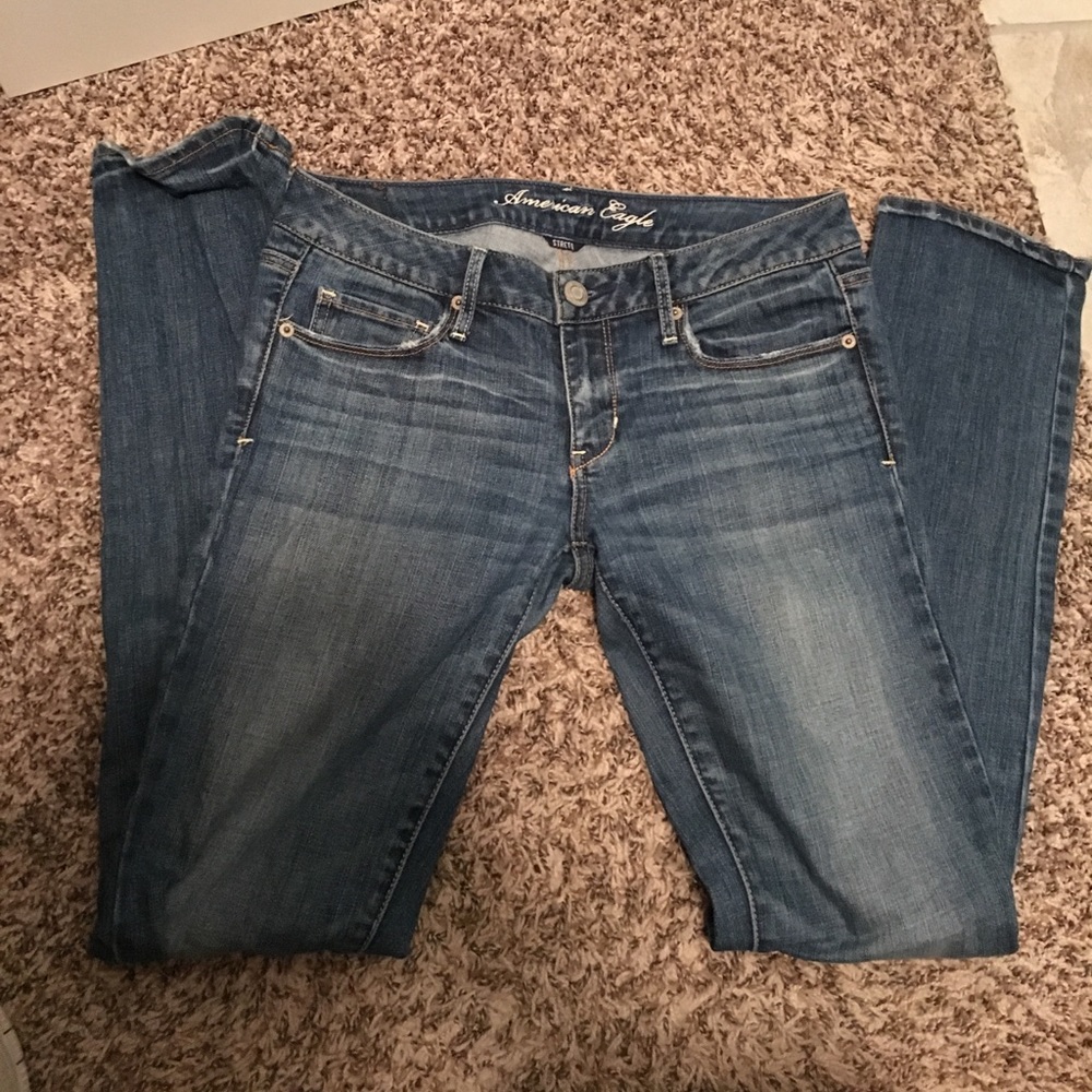 AMERICAN EAGLE JEANS