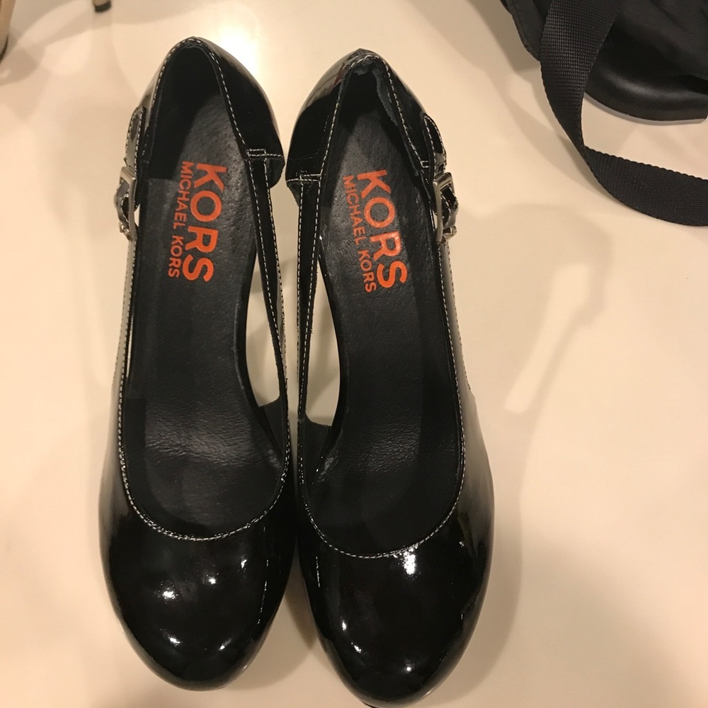 KORS Michael Kors black patent leather heels
