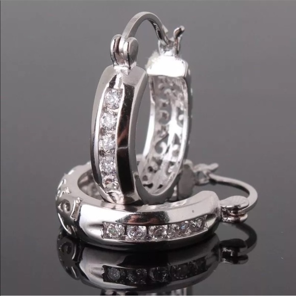 ice Jewelry - Sterling Silver White Topaz Hoop Earrings ice Jewelry - Sterling Silver White Topaz Hoop Earrings