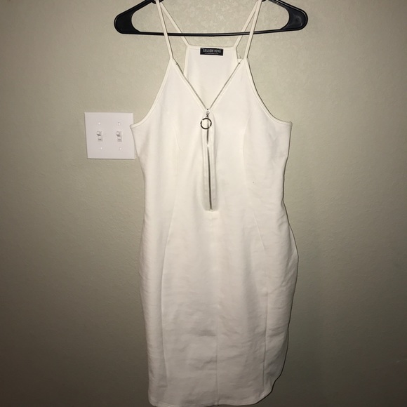 white mini - Picture 1 of 3