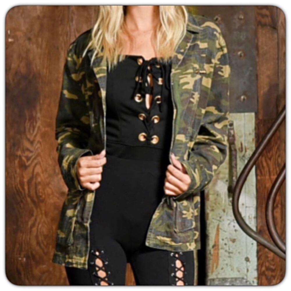 Gorgeous Camo Utility Military Jean Jacket SML - Picture 2 of 7