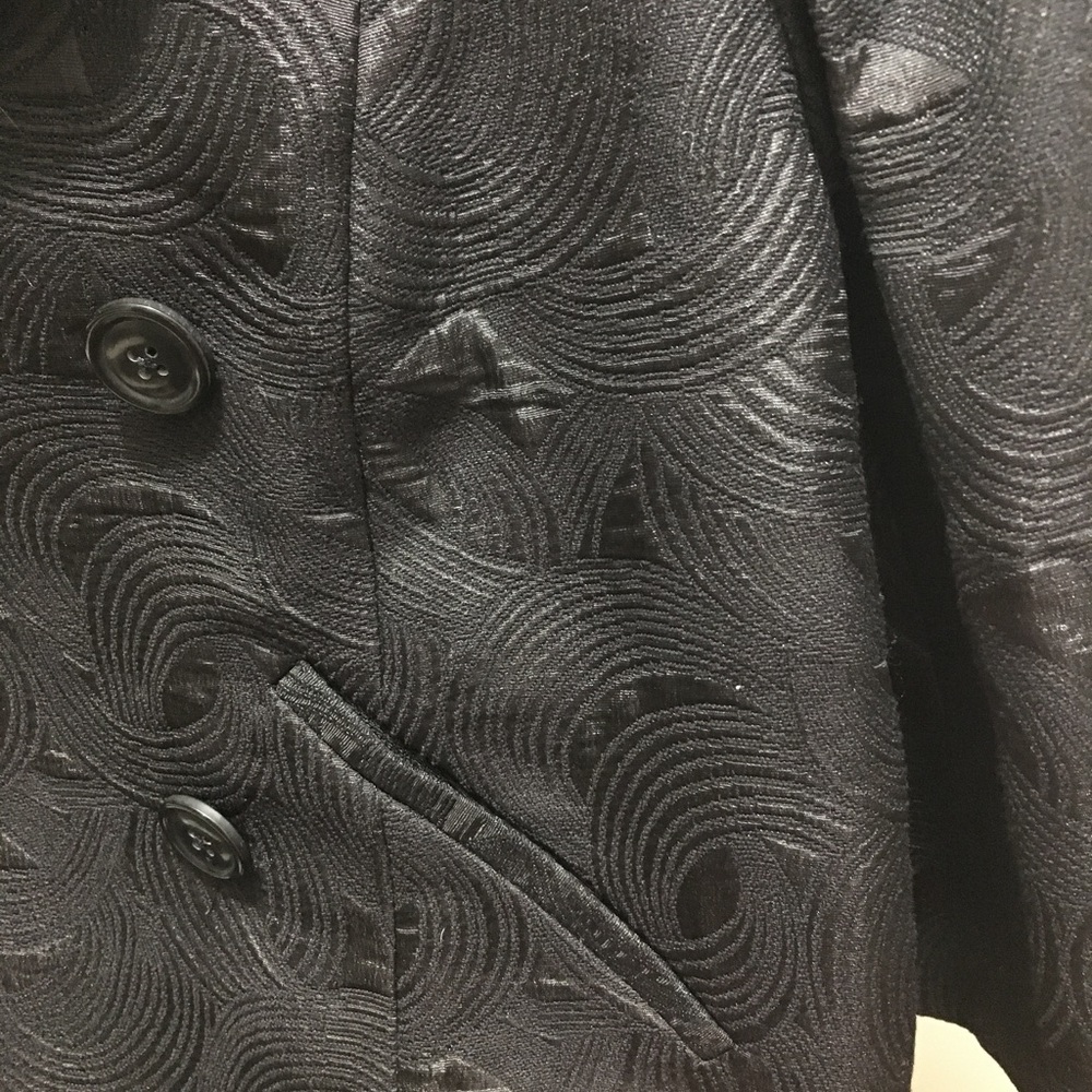Express Cropped Jacket - Picture 2 of 5
