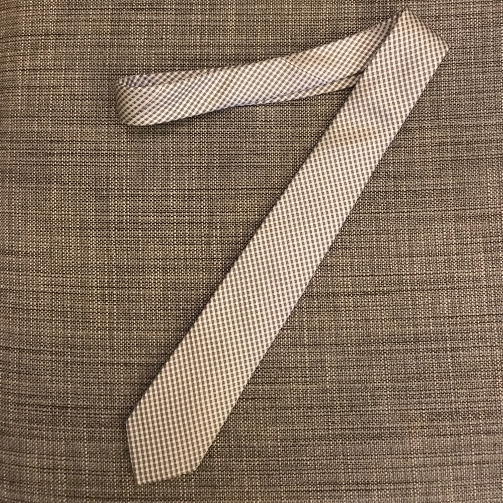 Express Men's Grey Silver Patterned Tie 100% Silk