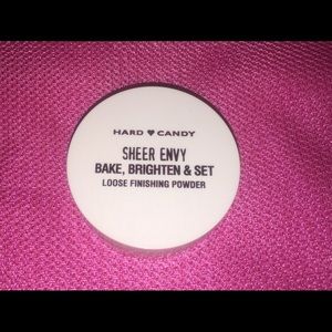 Hard Candy loose finishing color in banana