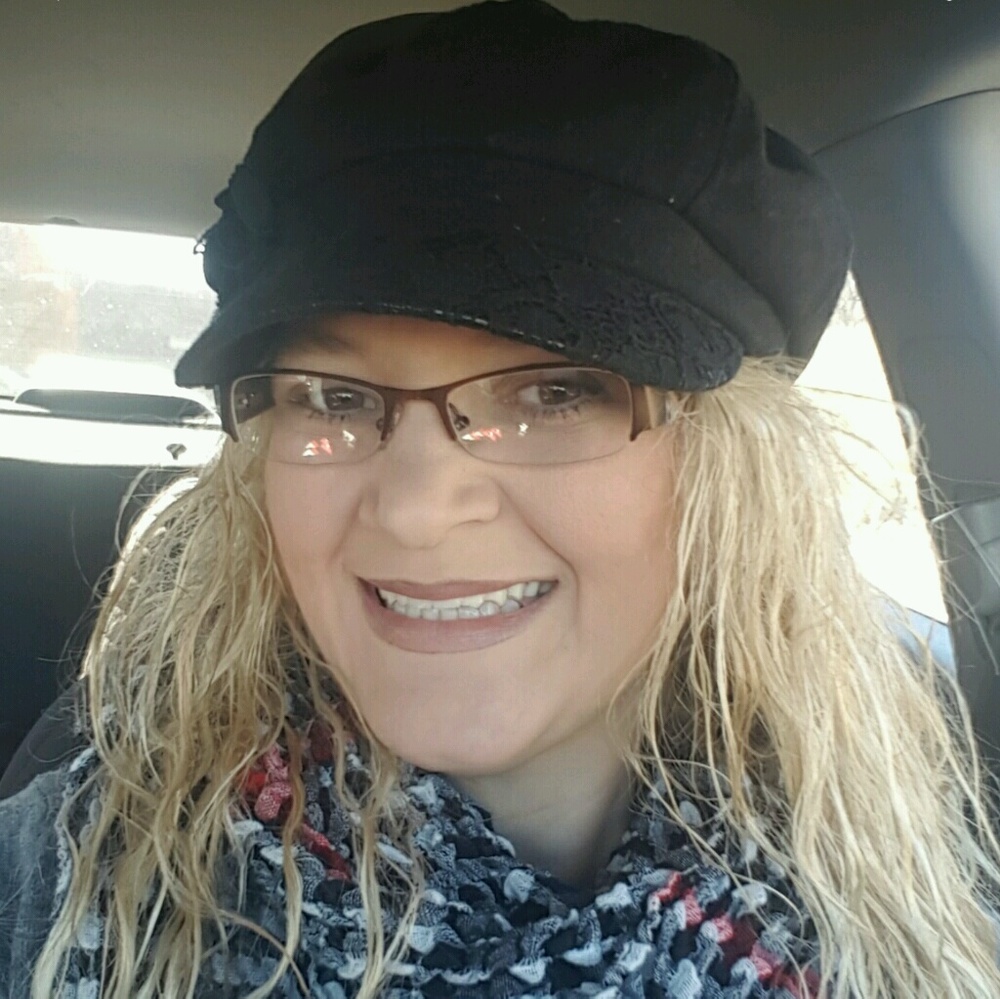 Meet your Posher, April