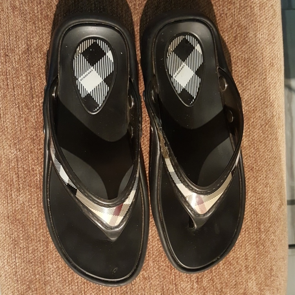 Burberry Jelly Thongs Sandals