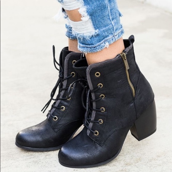 SALE 1 Size 6 left Black Combat Heel Booties - Picture 2 of 3