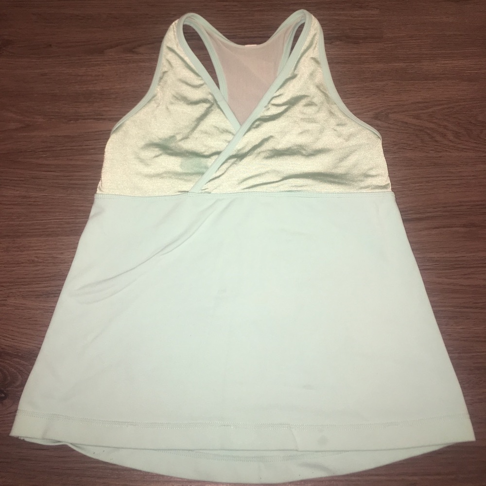 Tiffany blue lululemon top