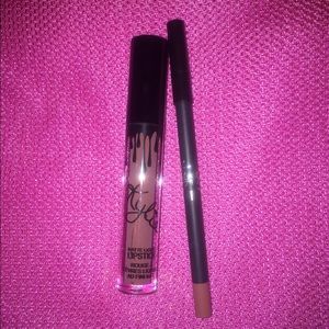 Kylie Matte liquid lipstick and lip liner. New