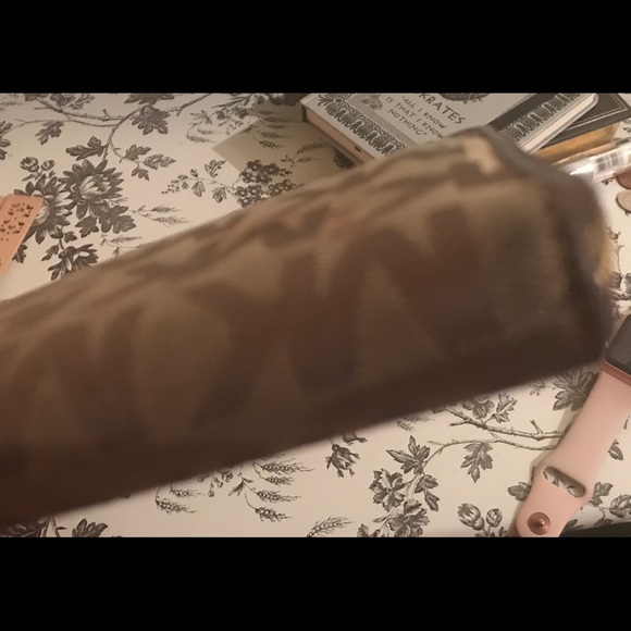 Authentic Michael Kors wallet - Picture 2 of 7