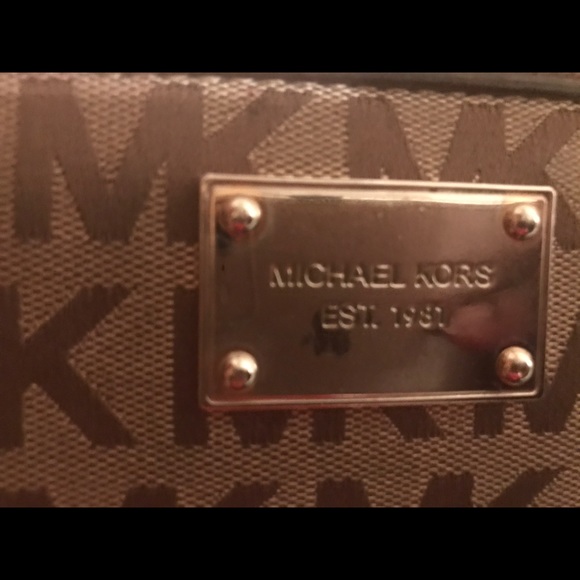 Authentic Michael Kors wallet - Picture 6 of 7