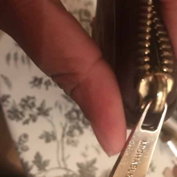 Authentic Michael Kors wallet - Picture 7 of 7