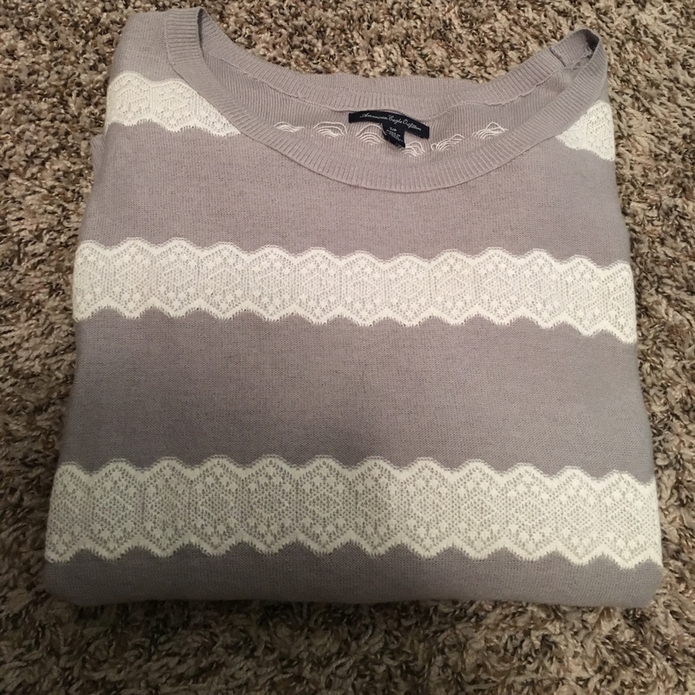 AMERICAN EAGLE STRIPED SWEATER