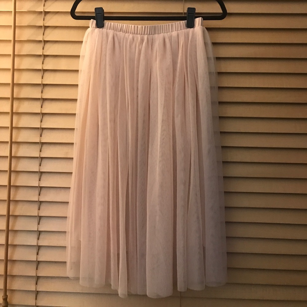 NWOT!!! Mossimo Blush tulle skirt size S/M