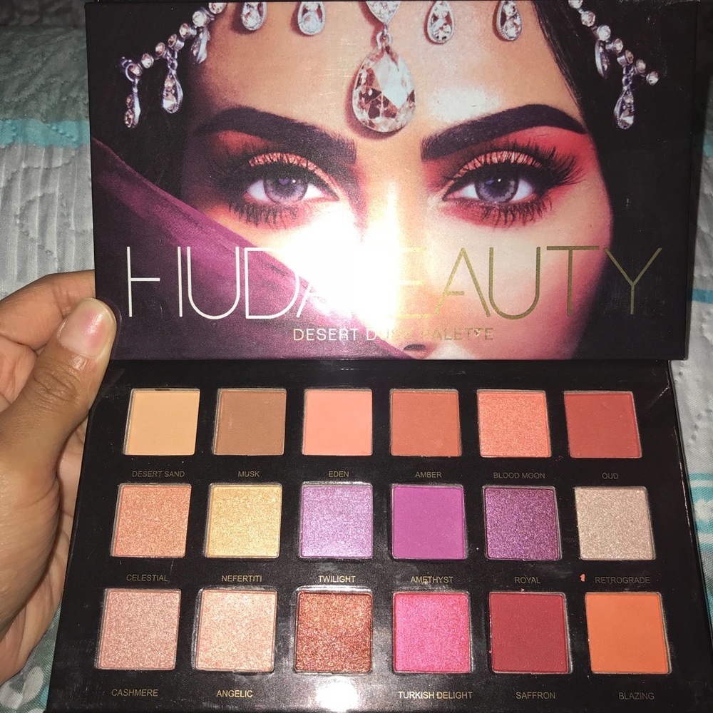 Huda Beauty Desert Dusk Palette