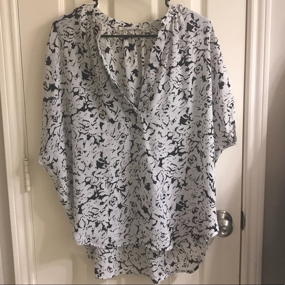 FLOWY + Black & white