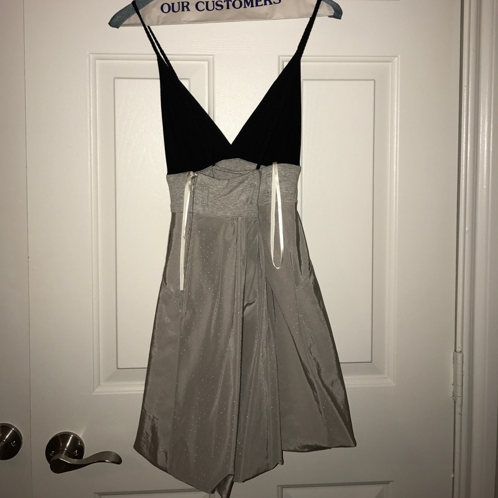 Dress - Picture 2 of 4