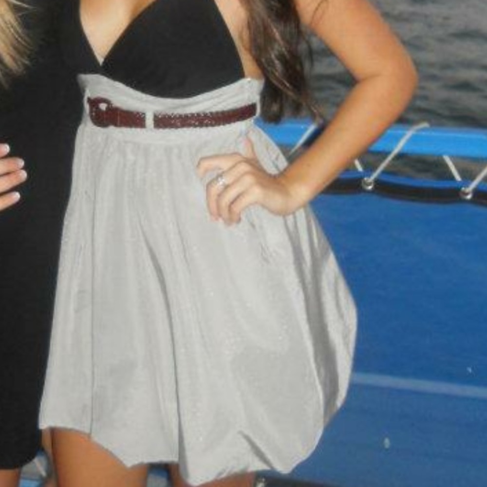 Dress - Picture 3 of 4
