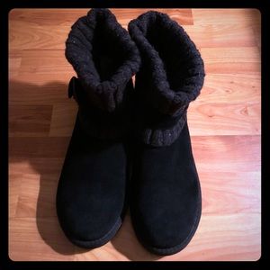 Ugg Black Sweater Top with Buckle Boots