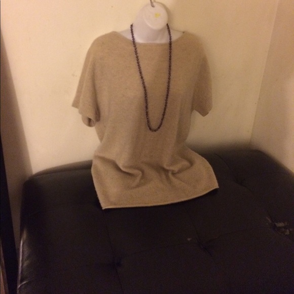 Older cashmere tunic ,  no snags rips some. Pile - Picture 3 of 4