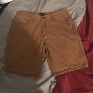 Men’s bullhead denim skinny shorts.