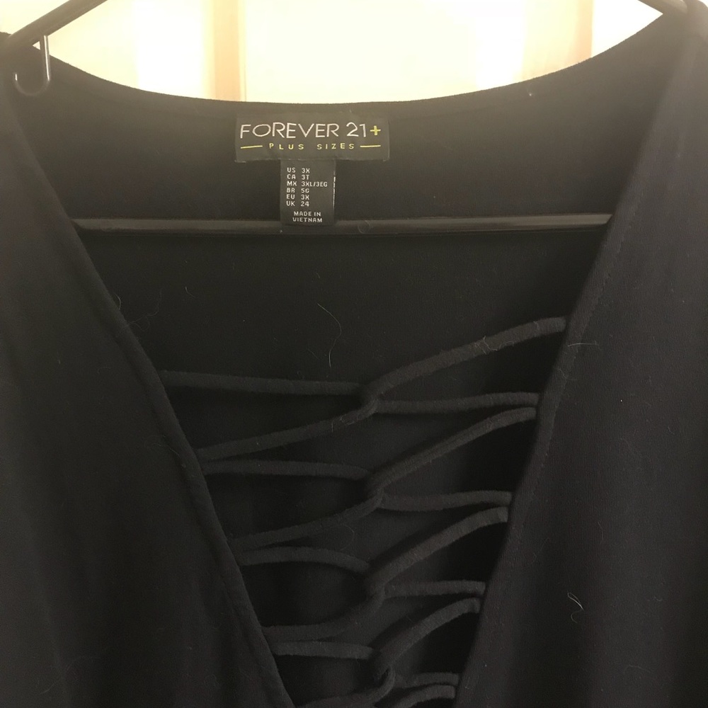 Fun top! - Picture 3 of 3