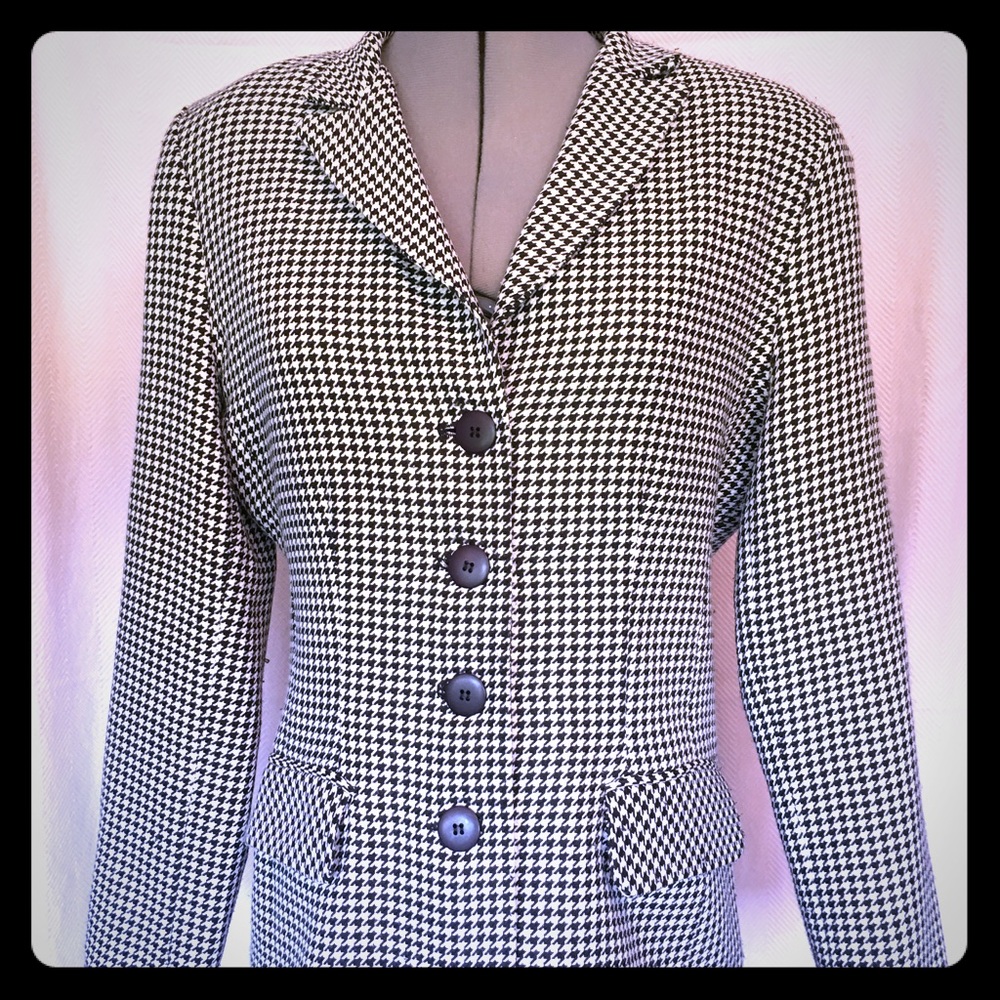 Black and white houndstooth blazer