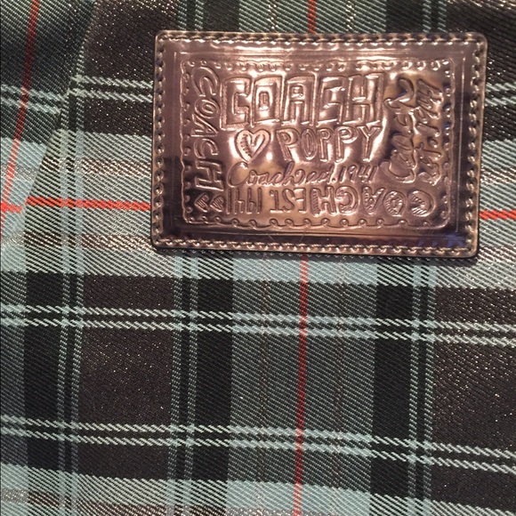 Holiday Coach Bundle-Tote & Wristlet Set! 🖤💙❤️ - Picture 6 of 8