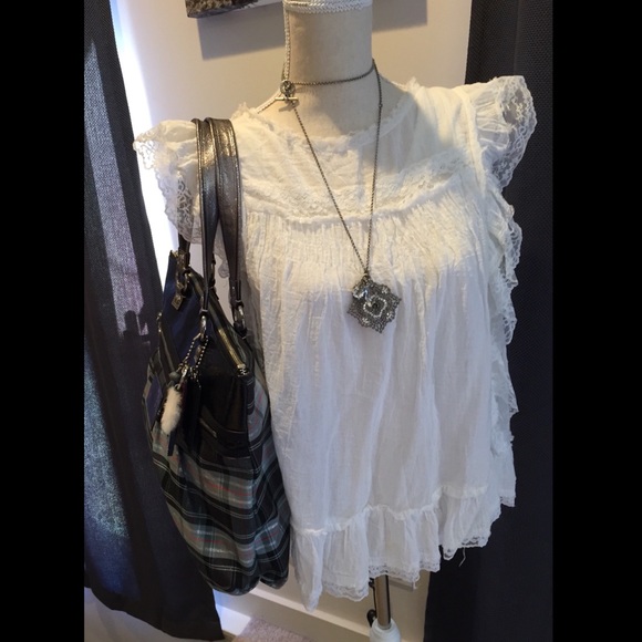 Holiday Coach Bundle-Tote & Wristlet Set! 🖤💙❤️ - Picture 2 of 8