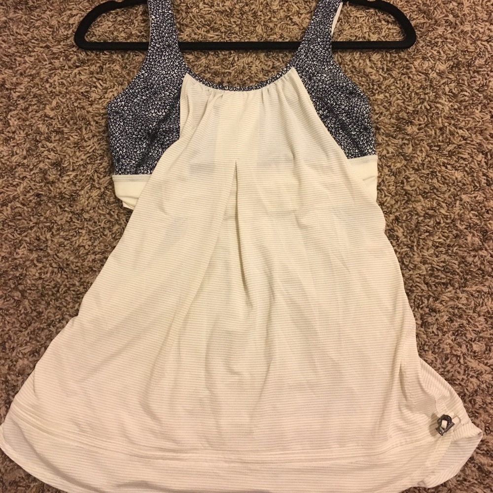 Lululemon creme floral tank
