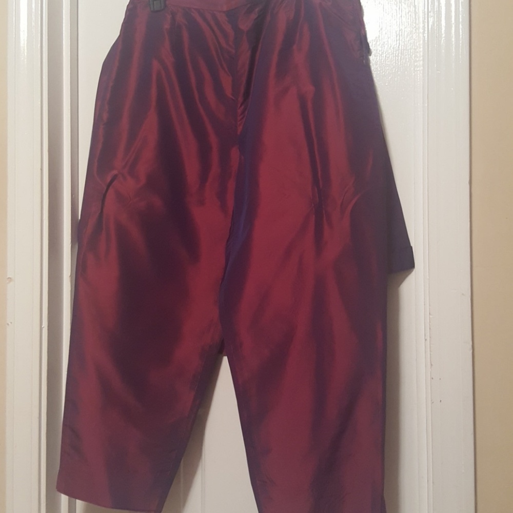 Cropped pants and shirt set