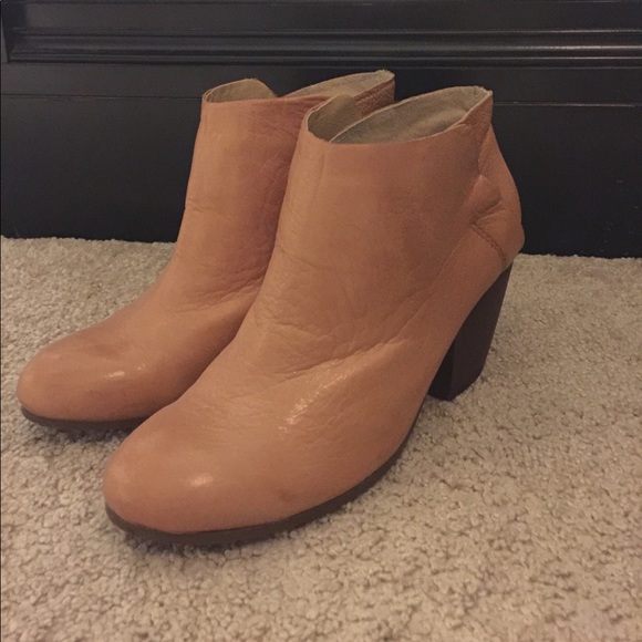 Latige brand soft leather boots. - Picture 1 of 4