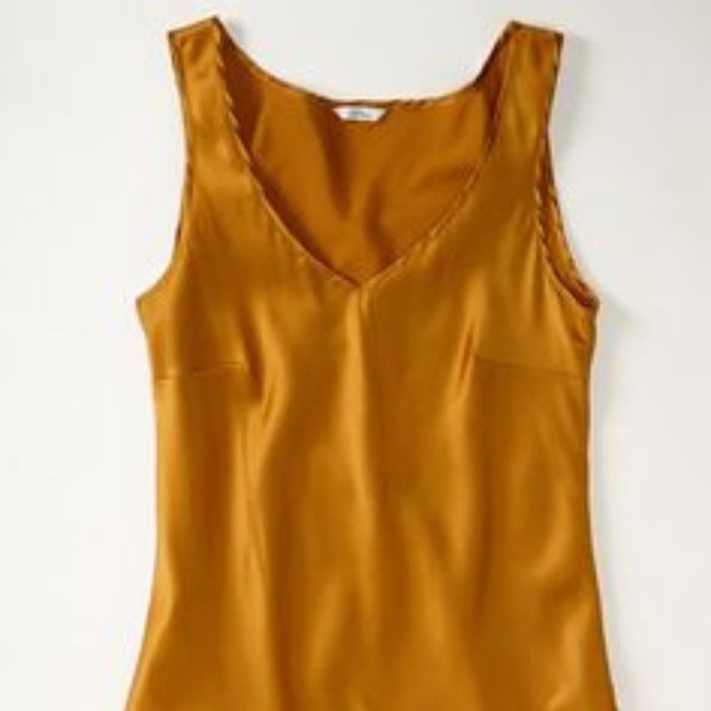 Black Silk L.L.Bean Signature V-Neck Tank.