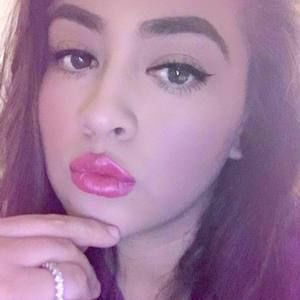 Meet your Posher, Carolina