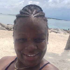 Meet your Posher, Monique