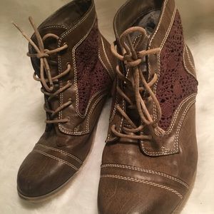 Combat boots Combat boots