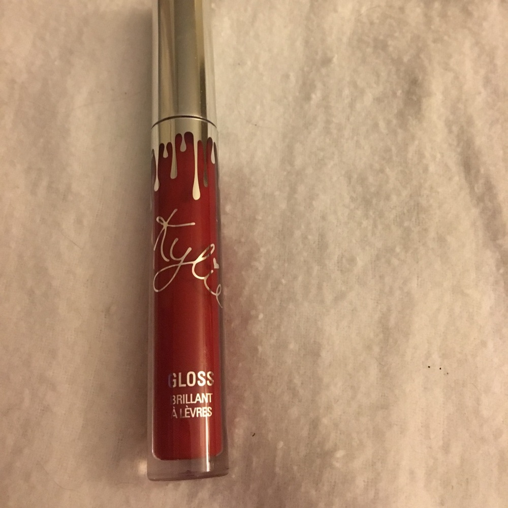 Kylie cosmetics naughty