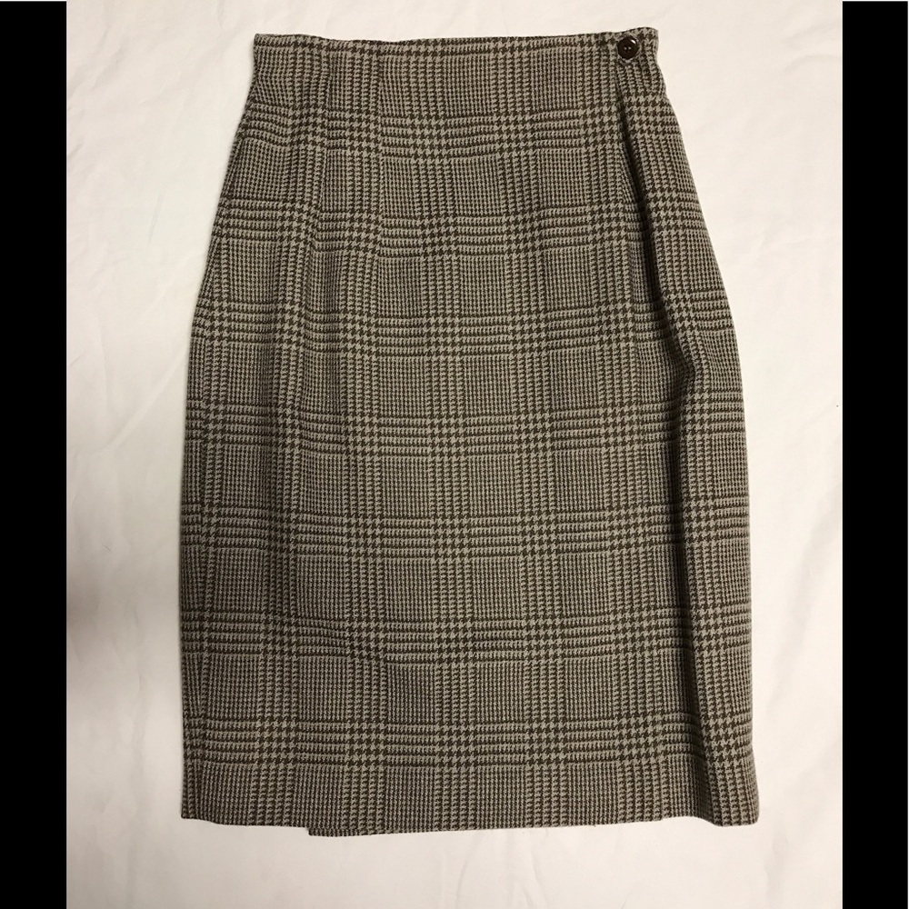 Classic Worsted Wool Short Wrap Skirt